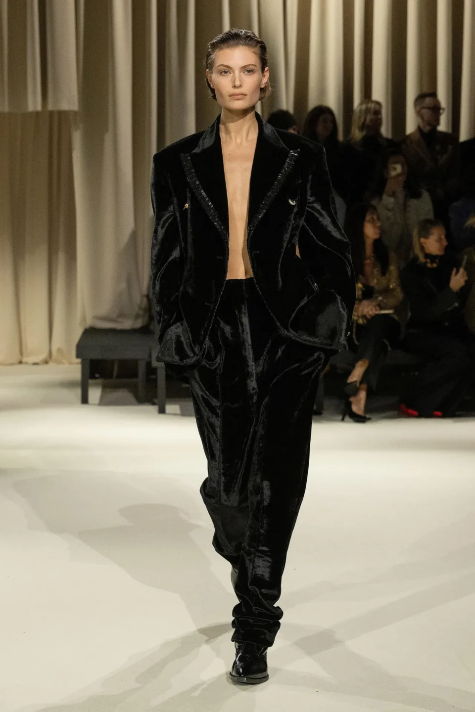 00035-schiaparelli-fall-2024-ready-to-wear-credit-brand