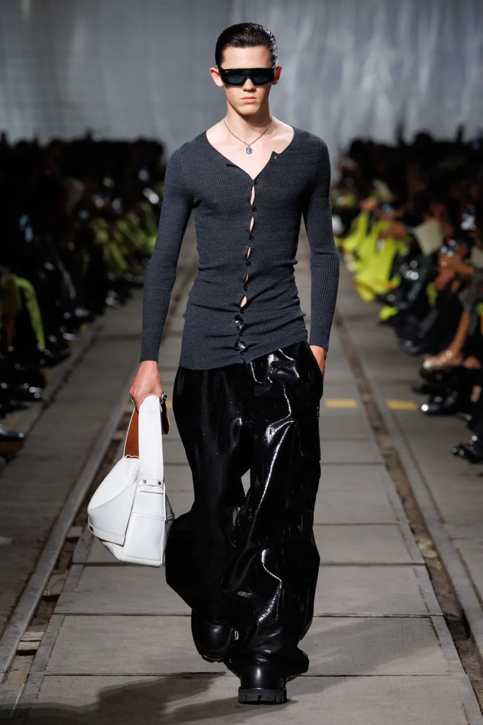 00040-alexander-mcqueen-fall-2024-ready-to-wear-credit-brand