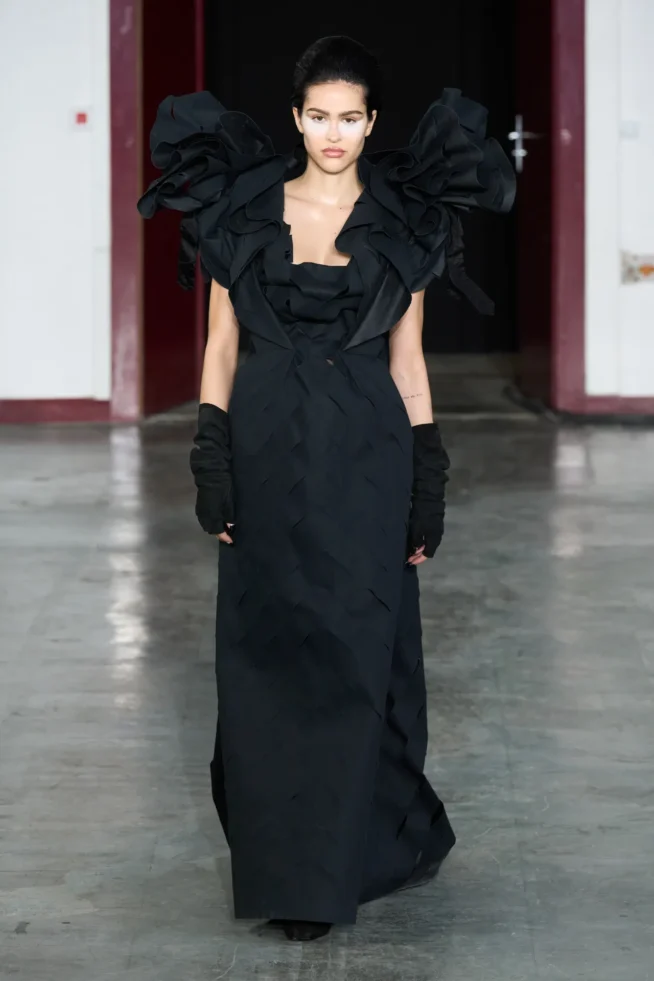 00040-andrea-kronthaler-for-vivienne-westwood-fall-2024-ready-to-wear-credit-gorunway
