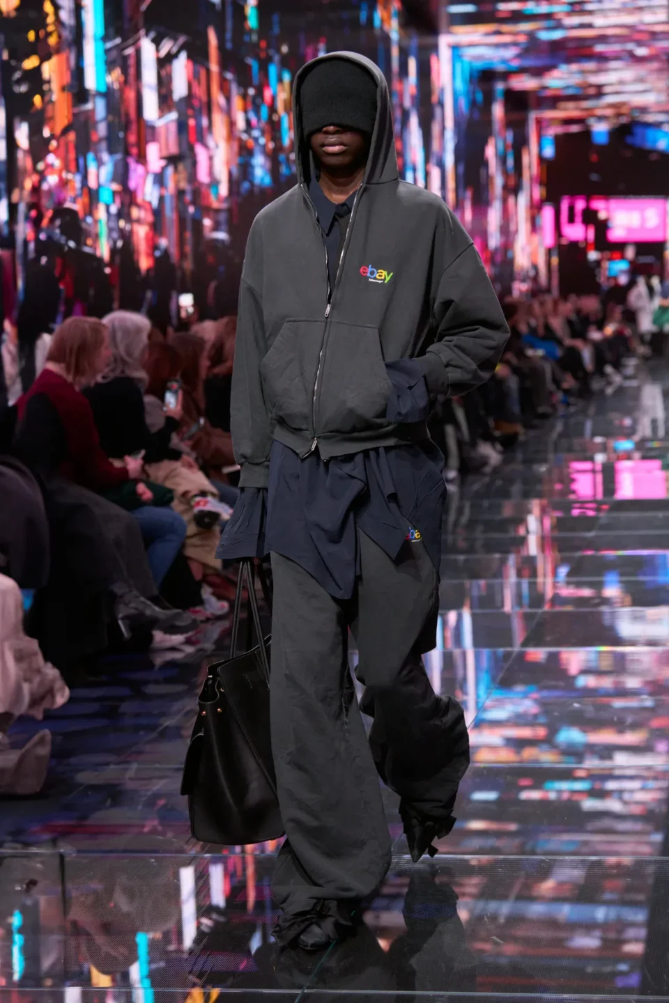 00041-balenciaga-fall-2024-ready-to-wear-credit-gorunway
