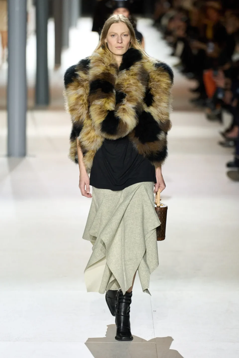 00042-louis-vuitton-fall-2024-ready-to-wear-credit-gorunway