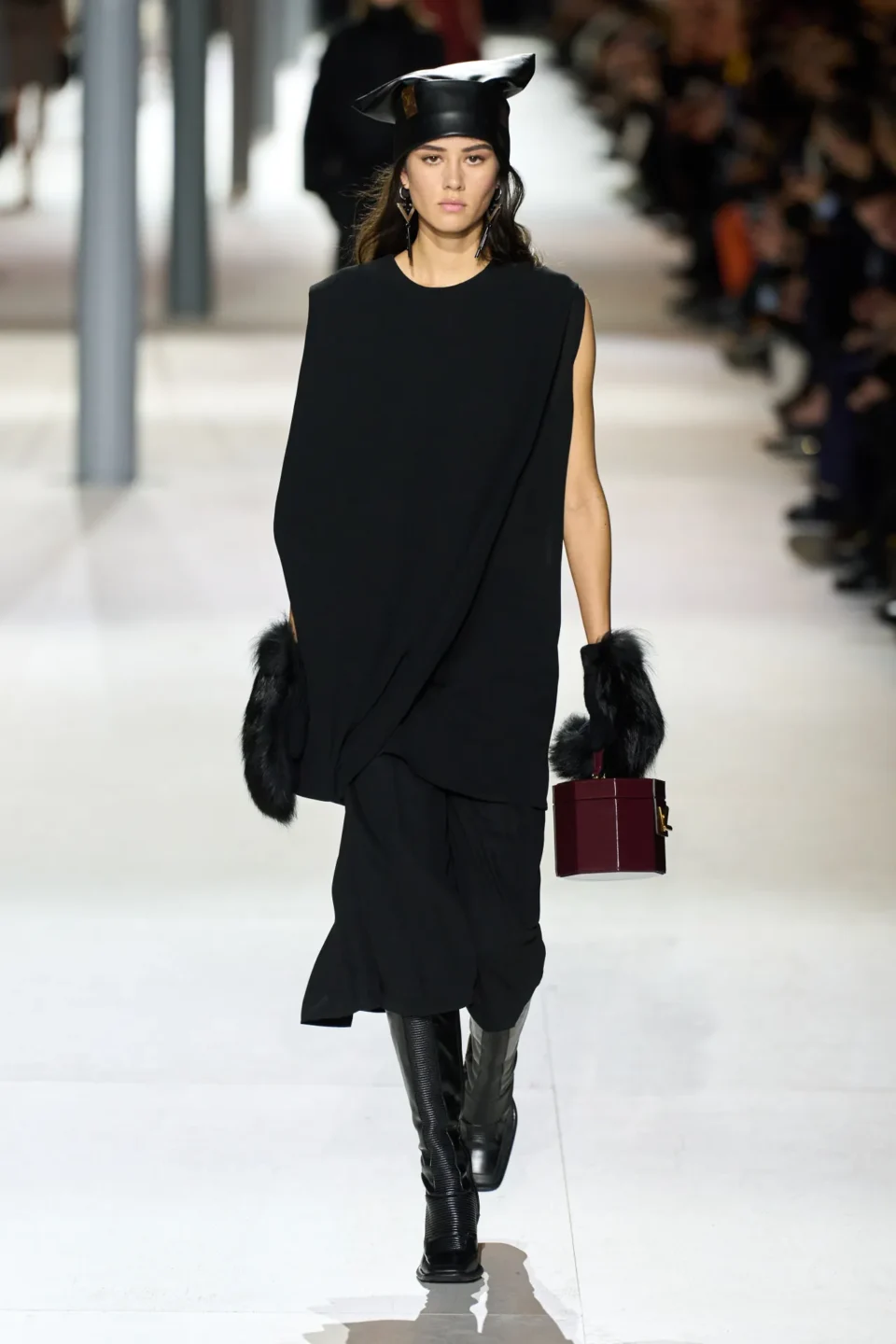 00043-louis-vuitton-fall-2024-ready-to-wear-credit-gorunway