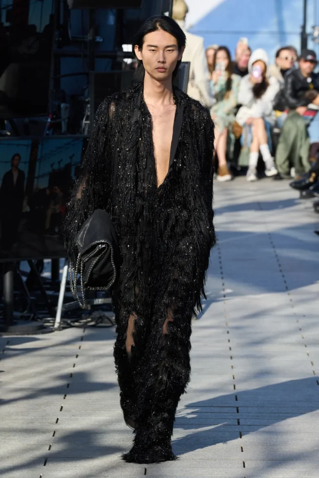 00043-stella-mccartney-fall-2024-ready-to-wear-credit-gorunway