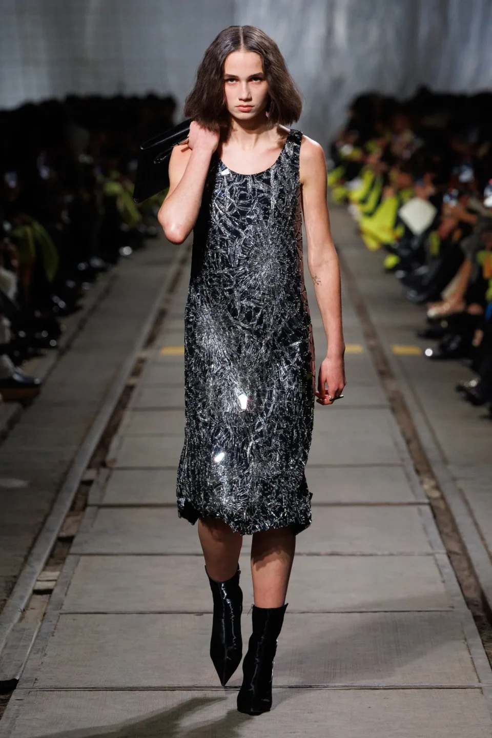 00044-alexander-mcqueen-fall-2024-ready-to-wear-credit-brand