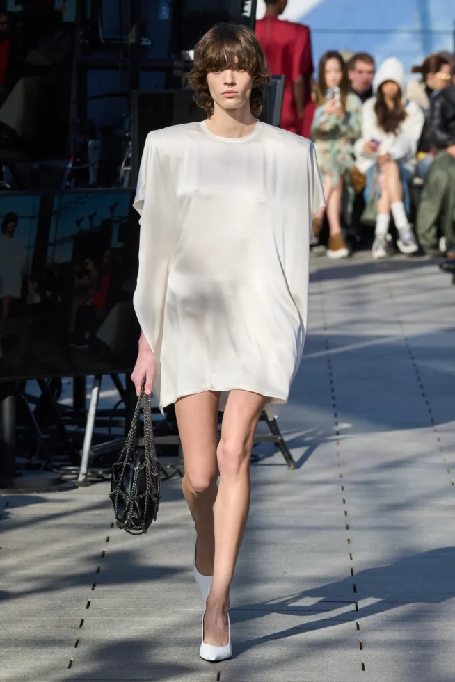 00048-stella-mccartney-fall-2024-ready-to-wear-credit-gorunway