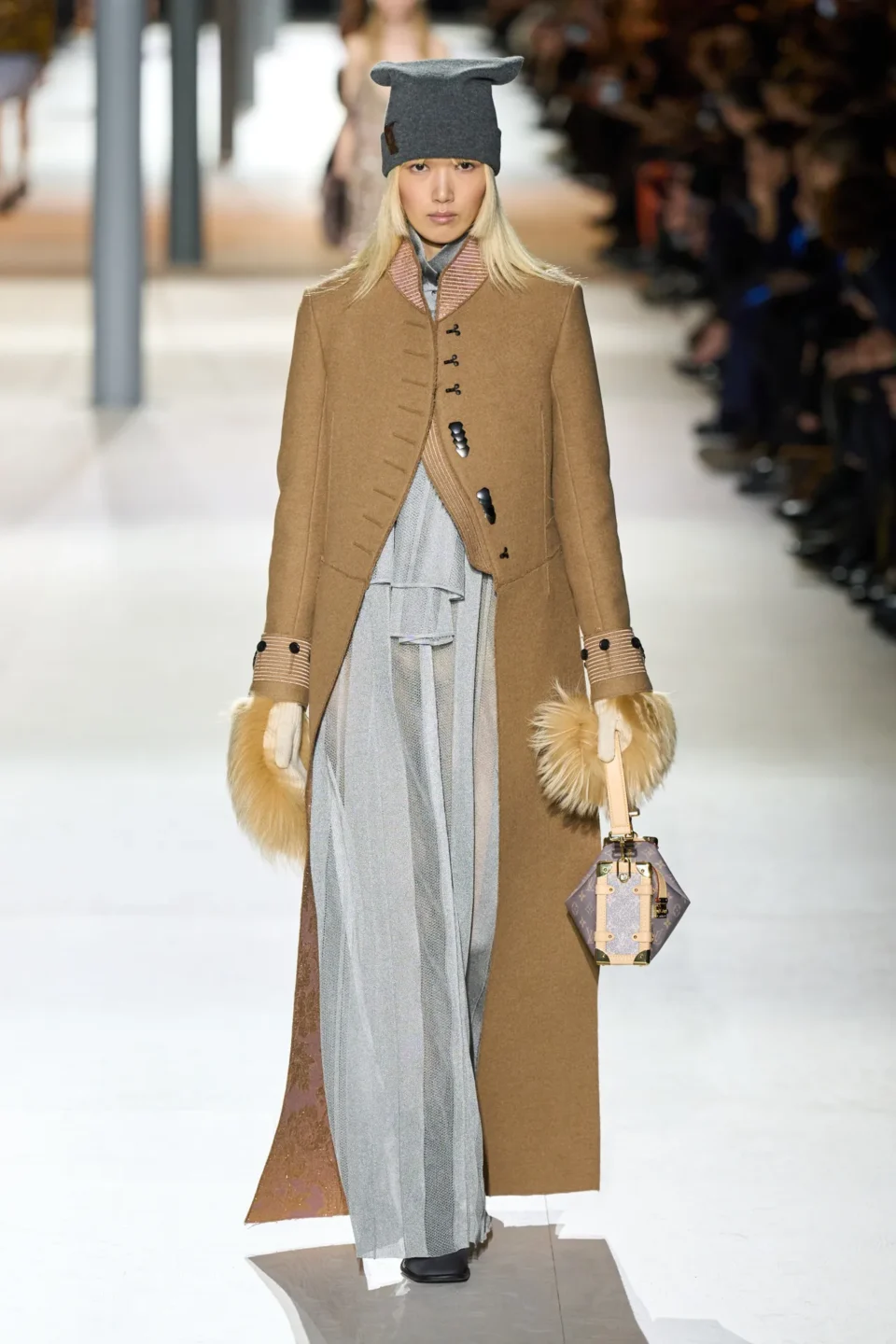 00053-louis-vuitton-fall-2024-ready-to-wear-credit-gorunway