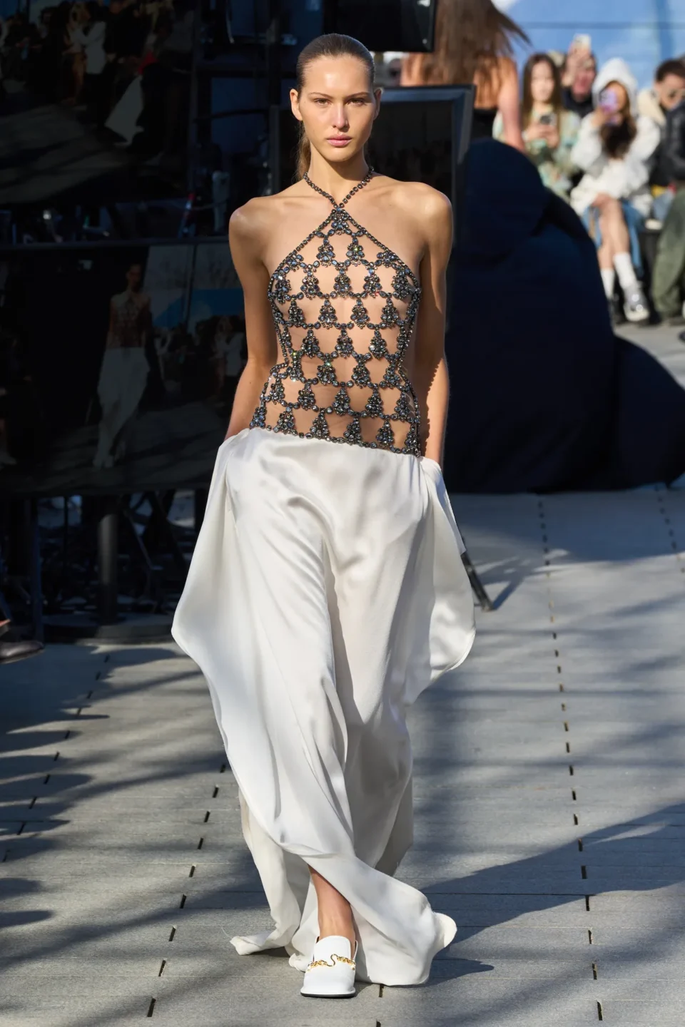 00055-stella-mccartney-fall-2024-ready-to-wear-credit-gorunway