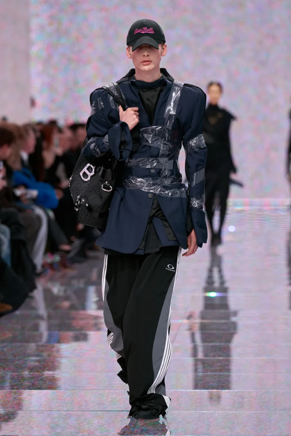 00060-balenciaga-fall-2024-ready-to-wear-credit-gorunway