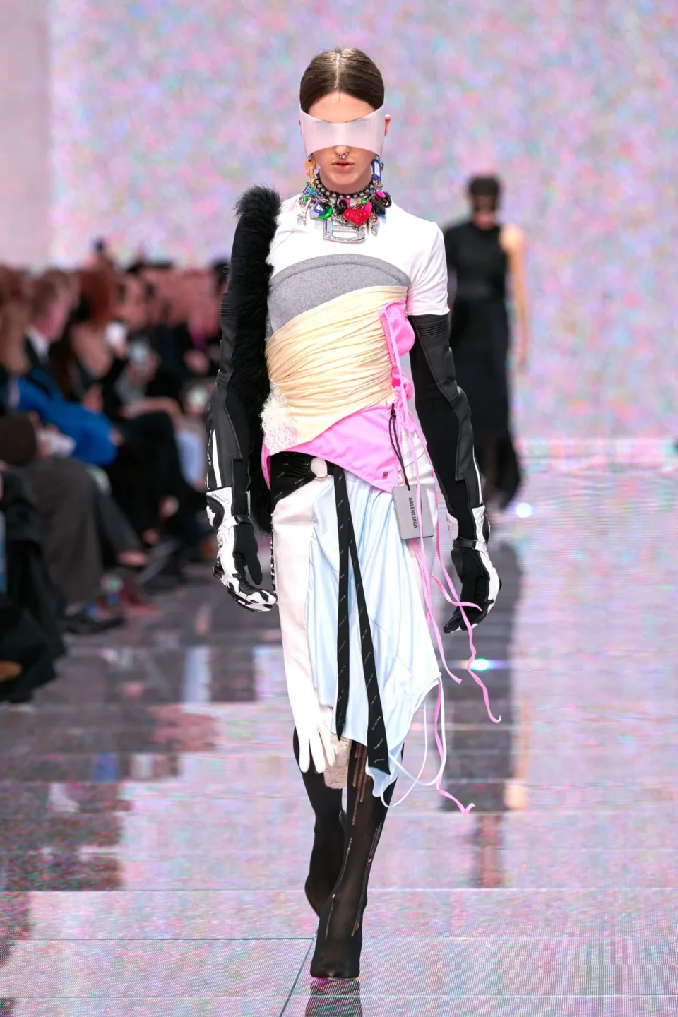 00063-balenciaga-fall-2024-ready-to-wear-credit-gorunway
