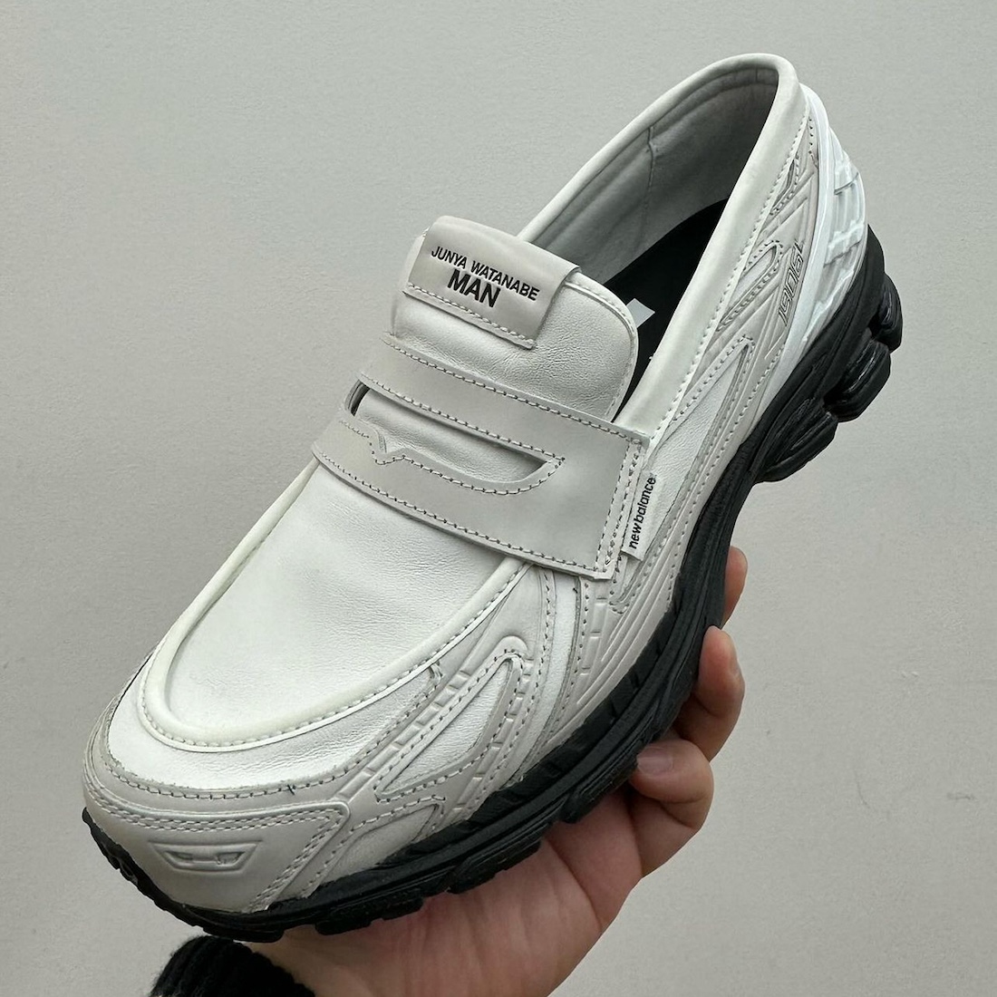 New Balance aposta em calçado híbrido entre mocassim e tênis