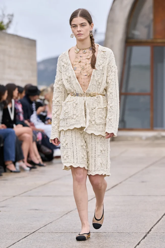 00004-chanel-resort-2025-credit-gorunway