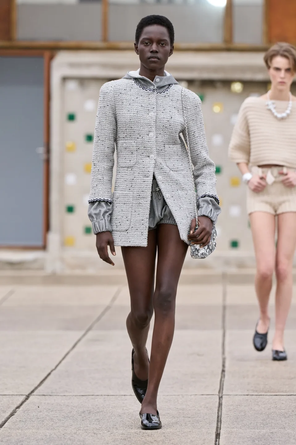 00005-chanel-resort-2025-credit-gorunway