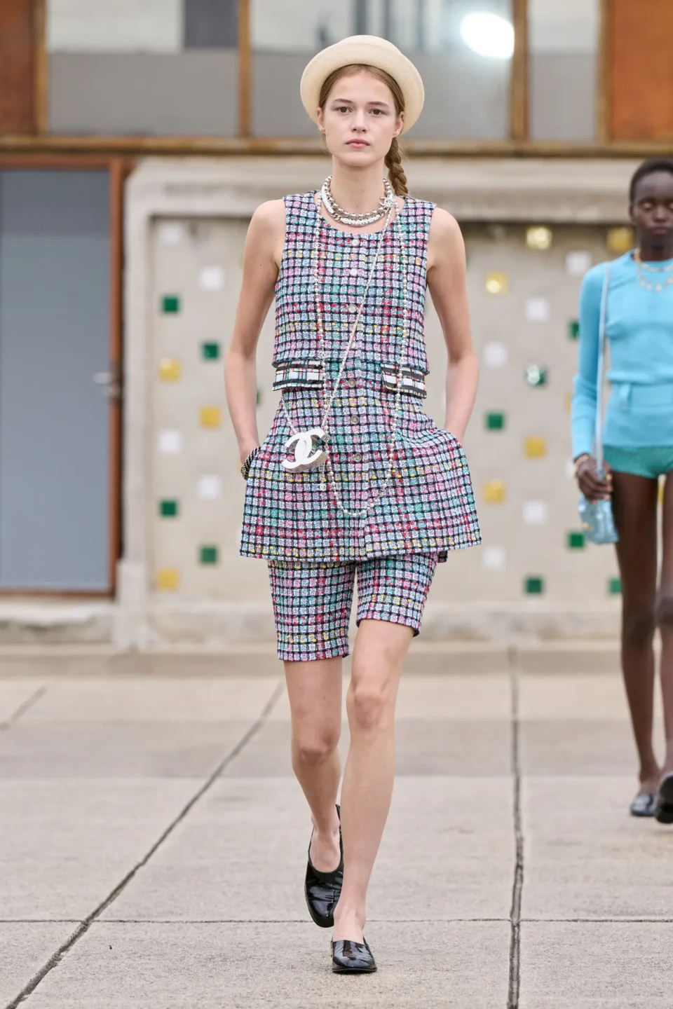 00023-chanel-resort-2025-credit-gorunway