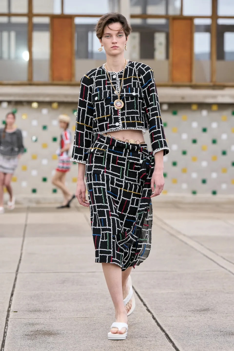 00034-chanel-resort-2025-credit-gorunway