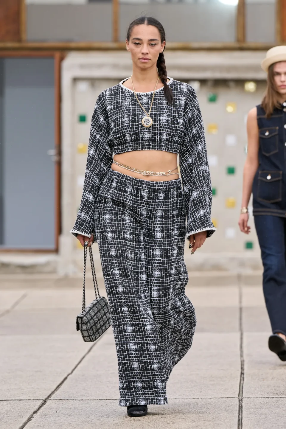 00043-chanel-resort-2025-credit-gorunway