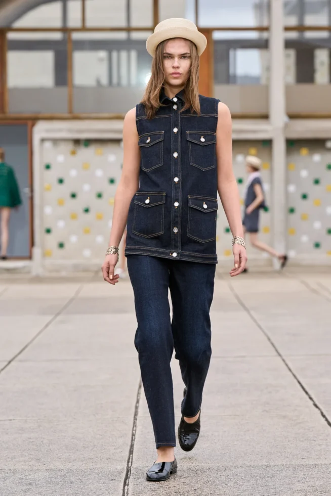 00044-chanel-resort-2025-credit-gorunway