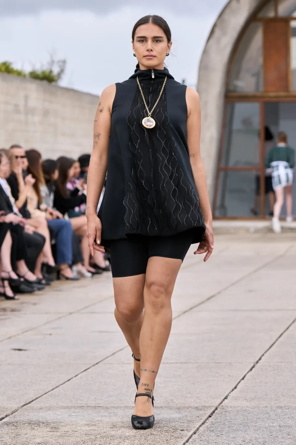 00052-chanel-resort-2025-credit-gorunway