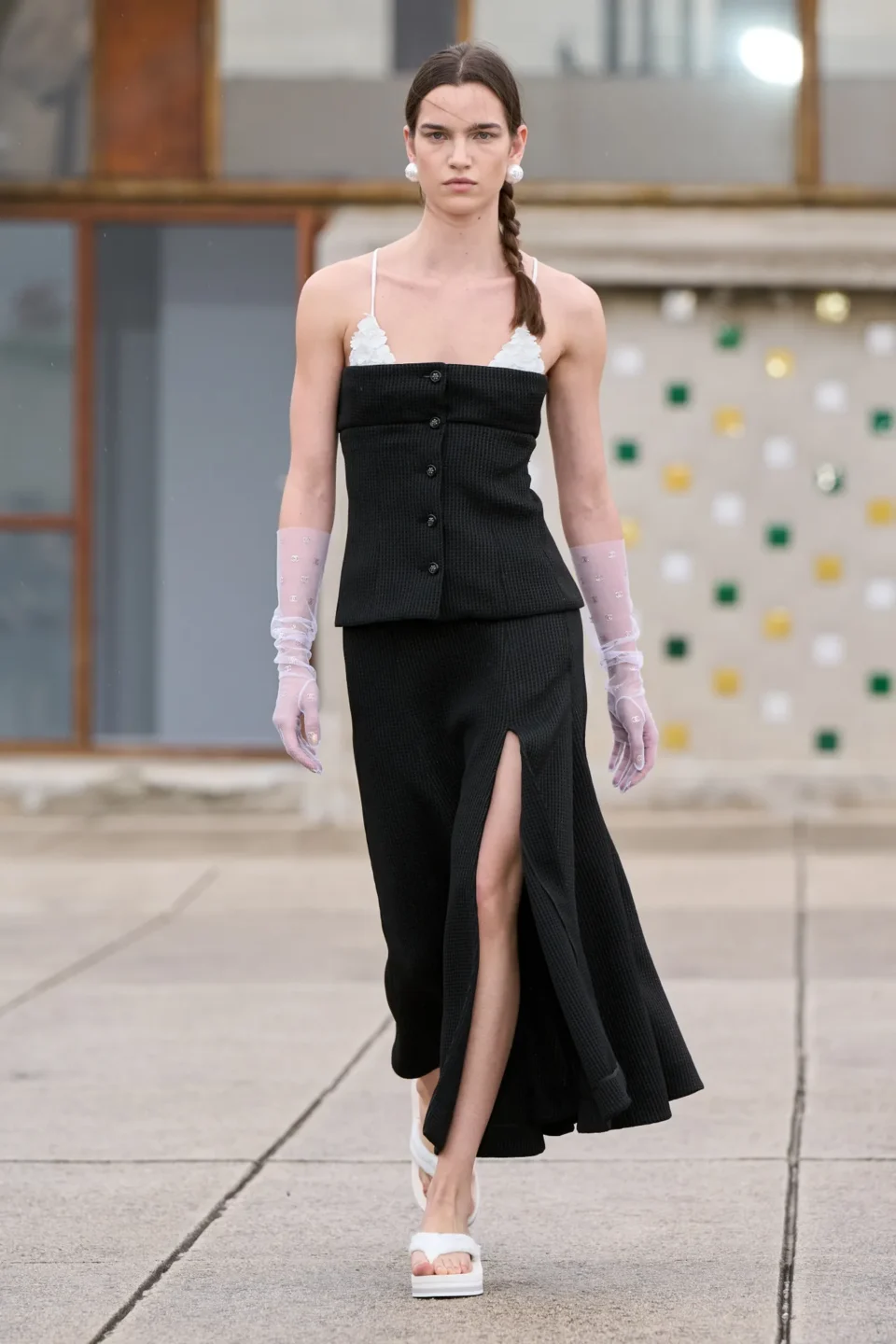 00053-chanel-resort-2025-credit-gorunway