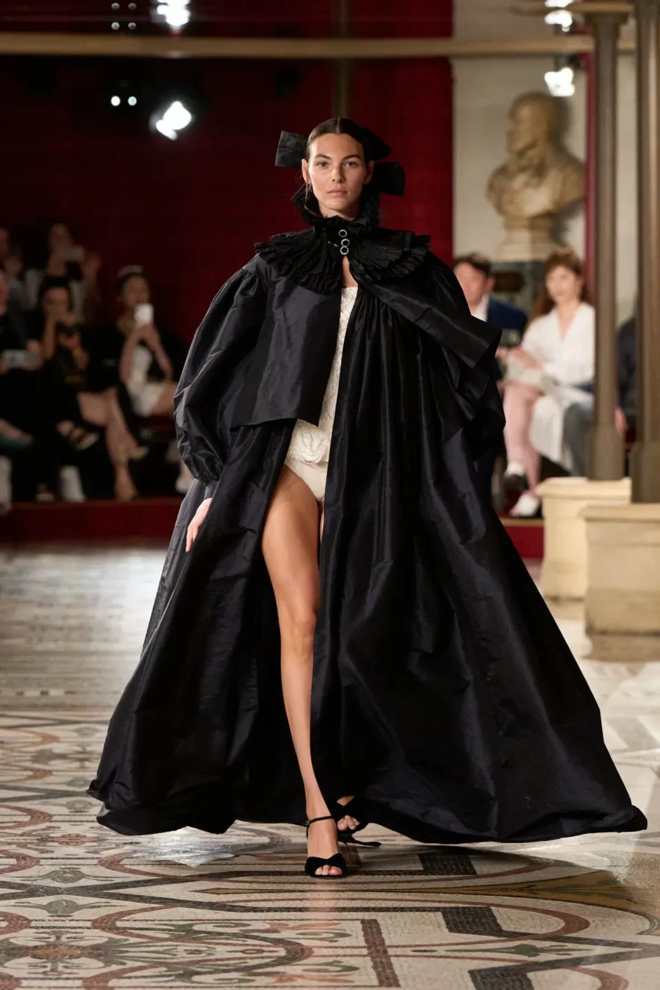 00001-chanel-fall-2024-couture-credit-gorunway