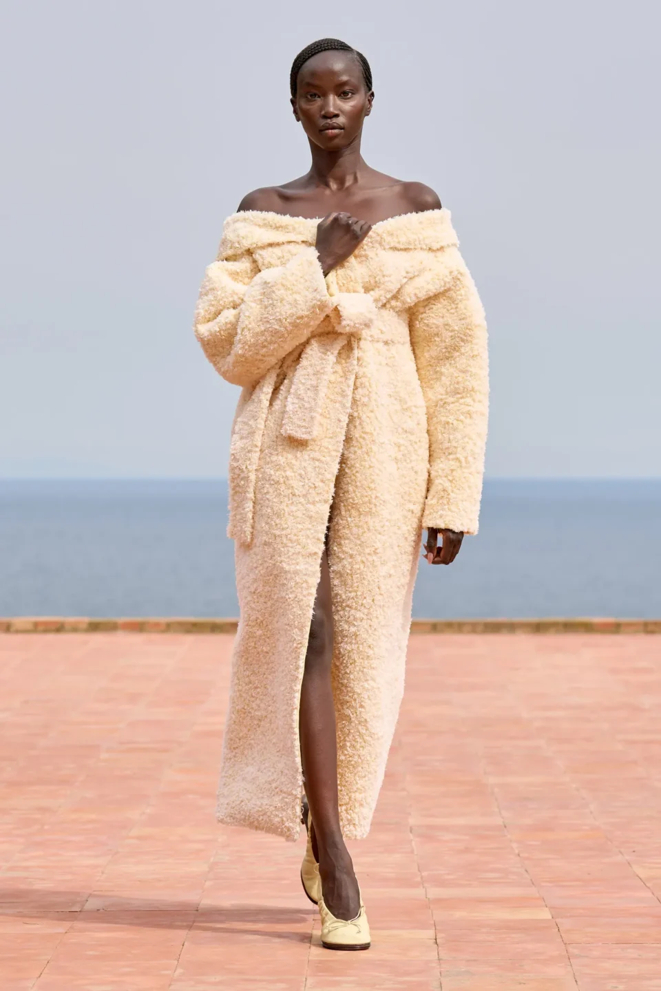 00001-jacquemus-fall-24-ready-to-wear-credit-gorunway