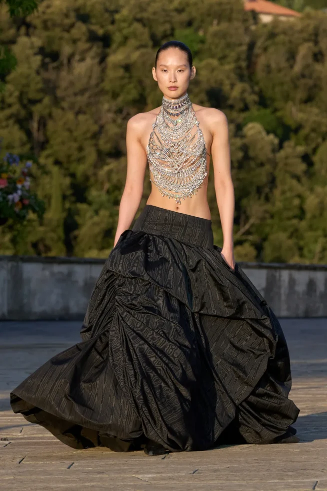 00001-marine-serre-spring-2025-menswear-credit-gorunway