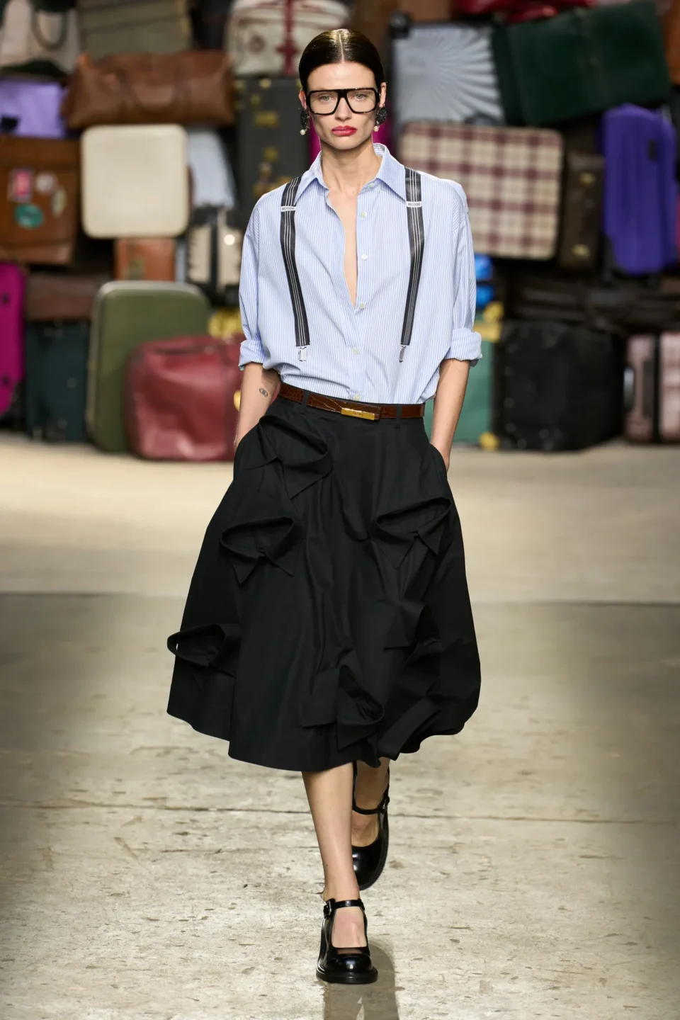 00002-moschino-spring-25-mens-credit-gorunway