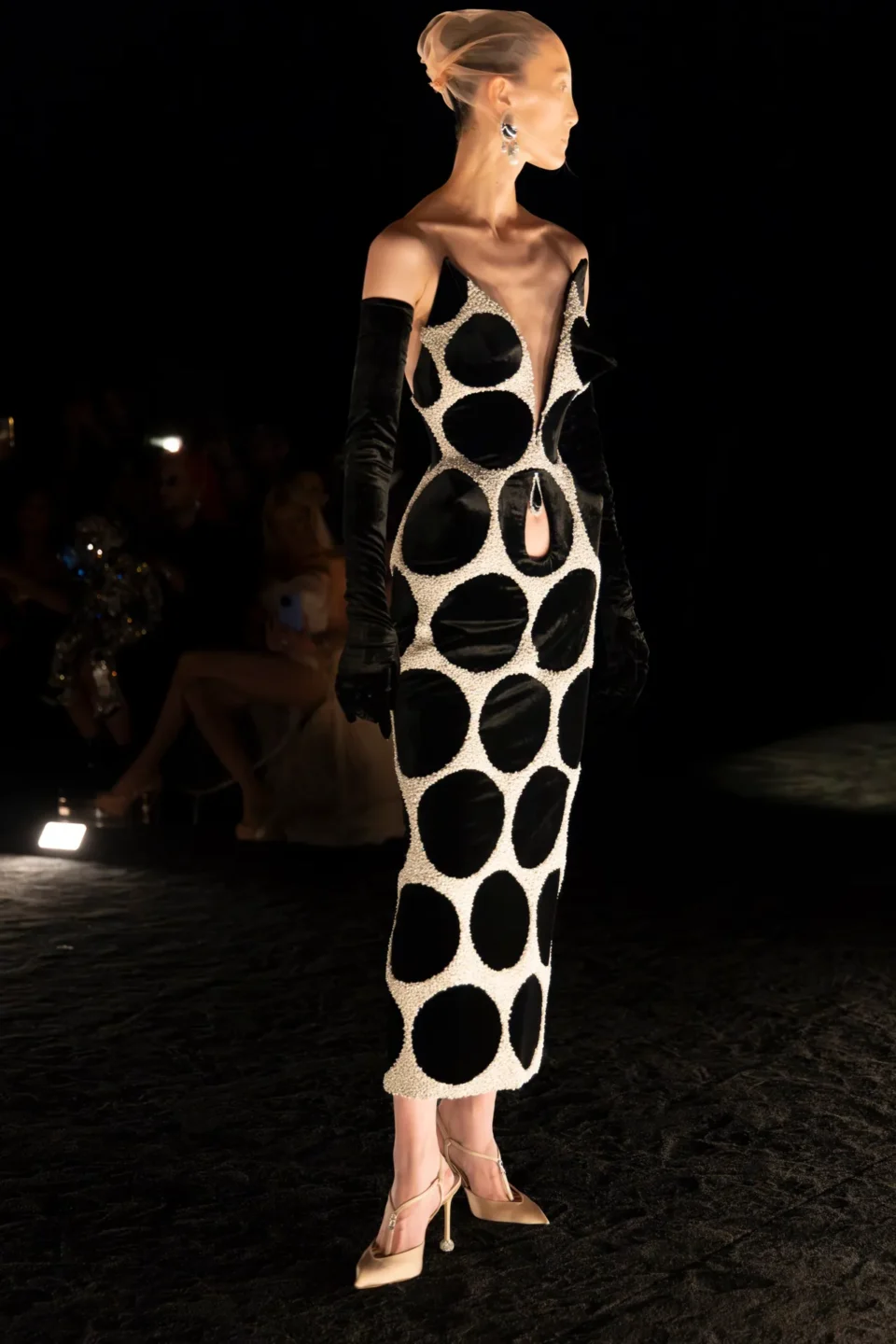 00004-schiaparelli-fall-2024-couture-credit-brand