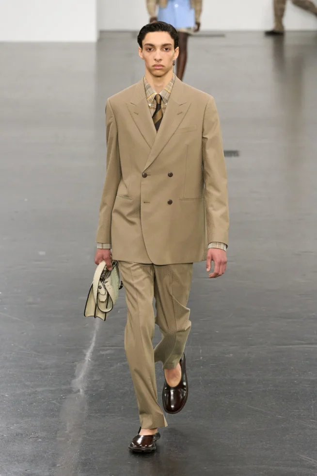 00005-fendi-spring-2025-menswear-credit-gorunway
