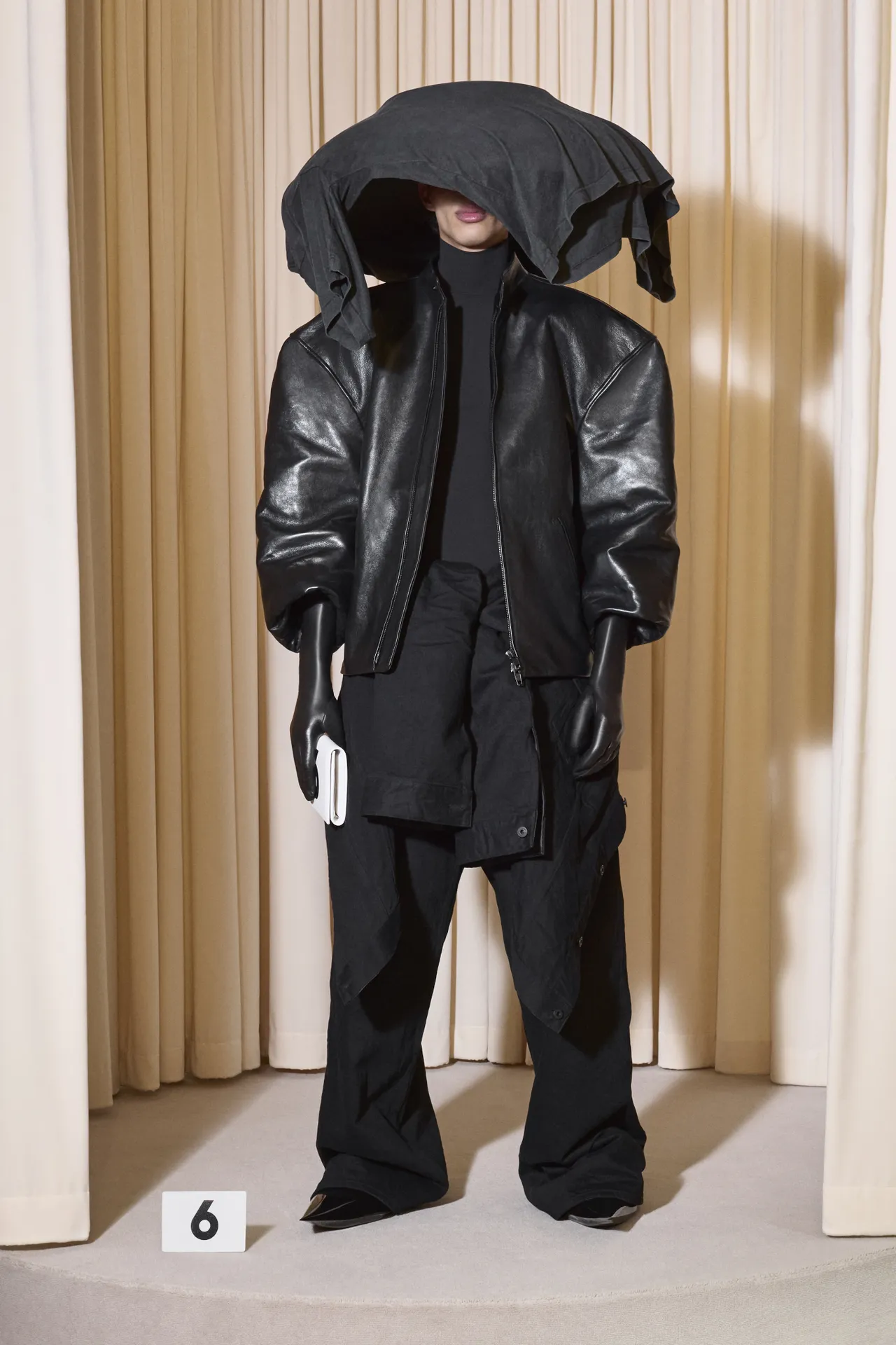 00006-balenciaga-fall-24-couture-credit-brand
