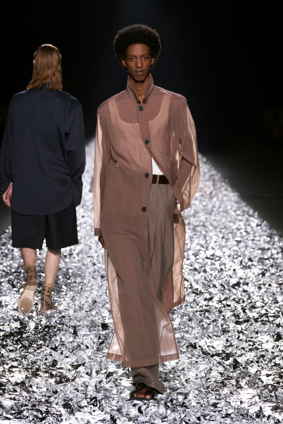 00006-dries-van-noten-spring-2025-menswear-credit-gorunway