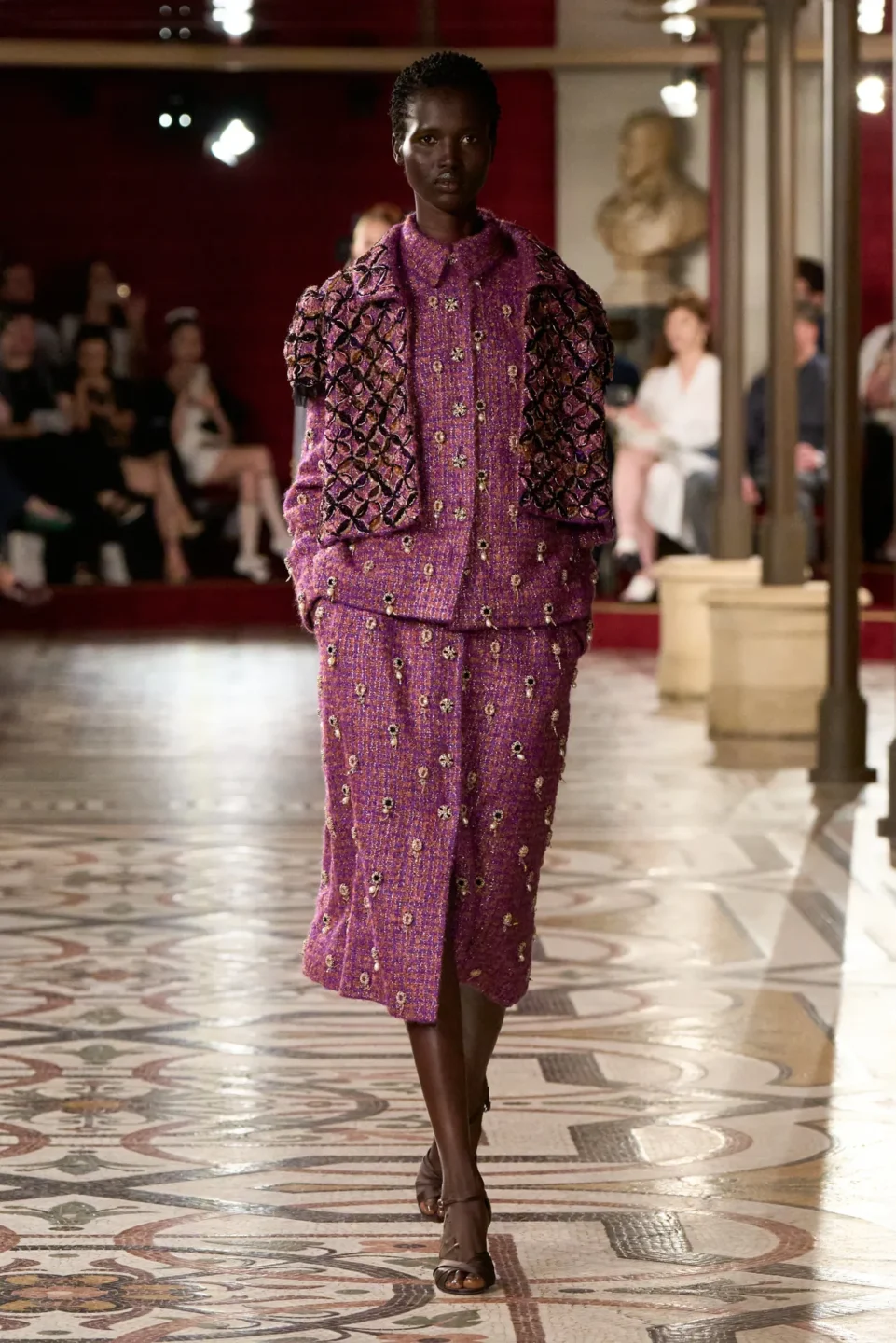 00007-chanel-fall-2024-couture-credit-gorunway