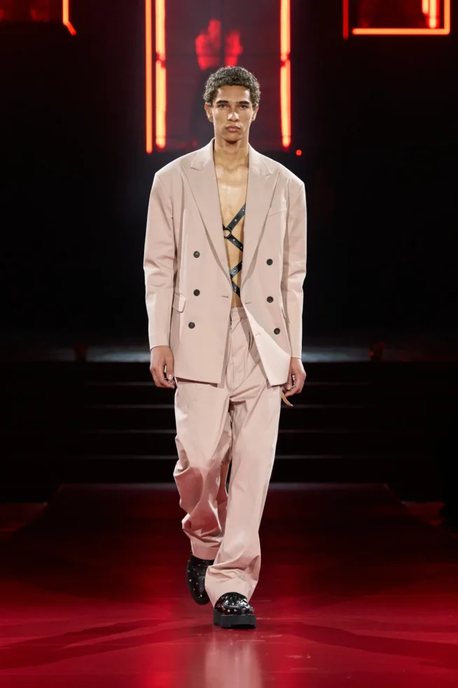 00007-dsquared2-spring-2025-menswear-credit-gorunway