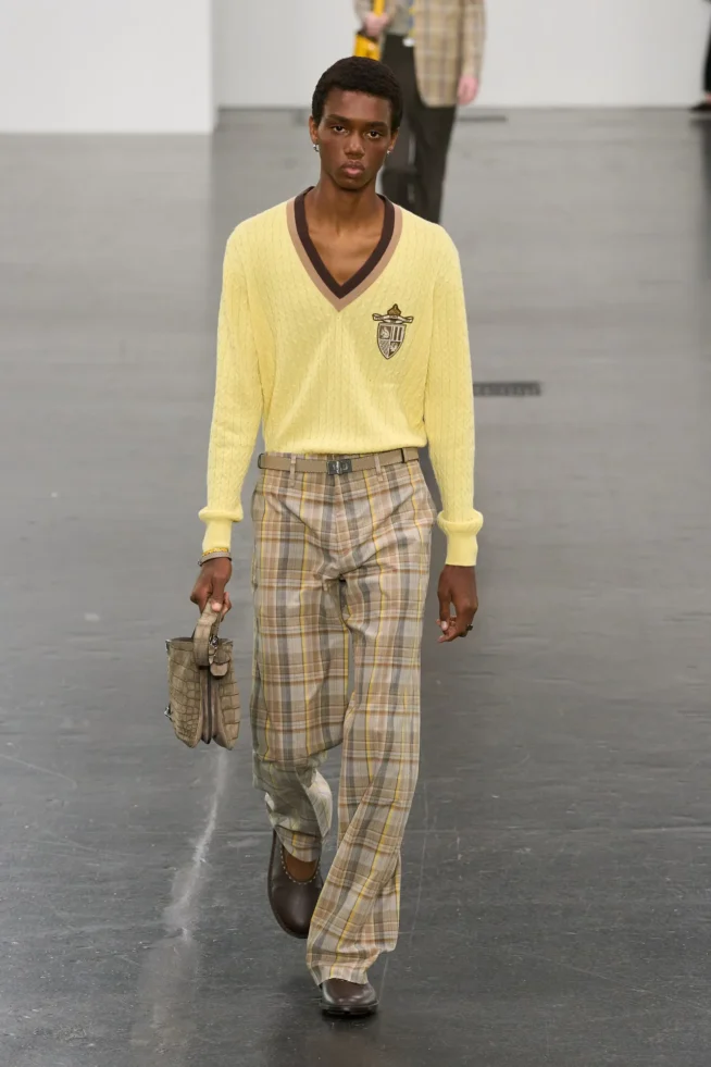 00007-fendi-spring-2025-menswear-credit-gorunway
