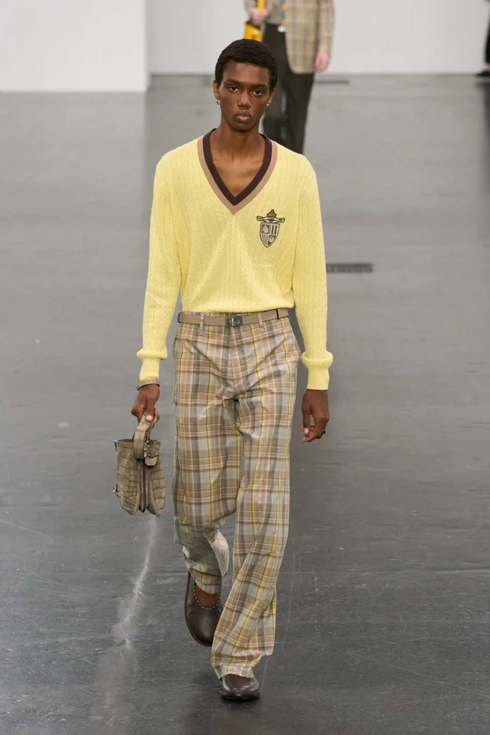 00007-fendi-spring-2025-menswear-credit-gorunway
