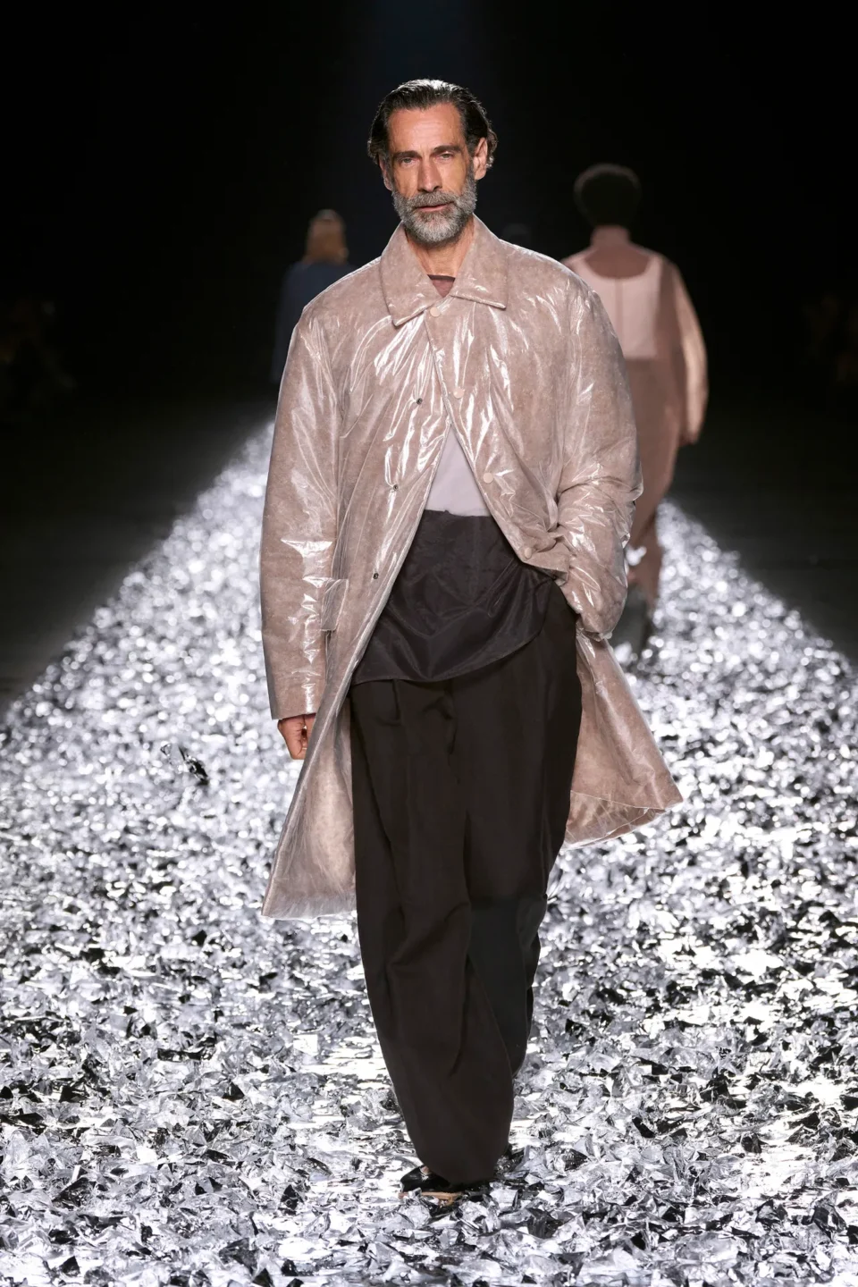 00008-dries-van-noten-spring-2025-menswear-credit-gorunway