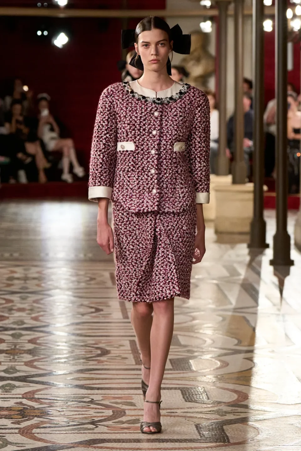 00010-chanel-fall-2024-couture-credit-gorunway