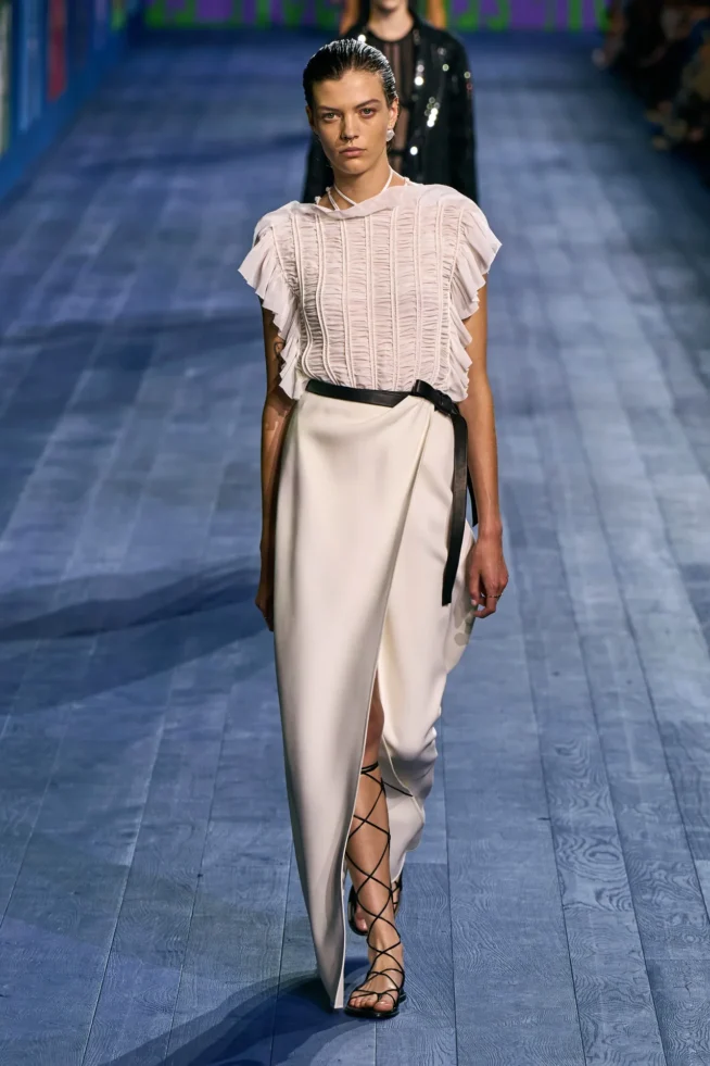 00010-christian-dior-fall-2024-couture-credit-gorunway