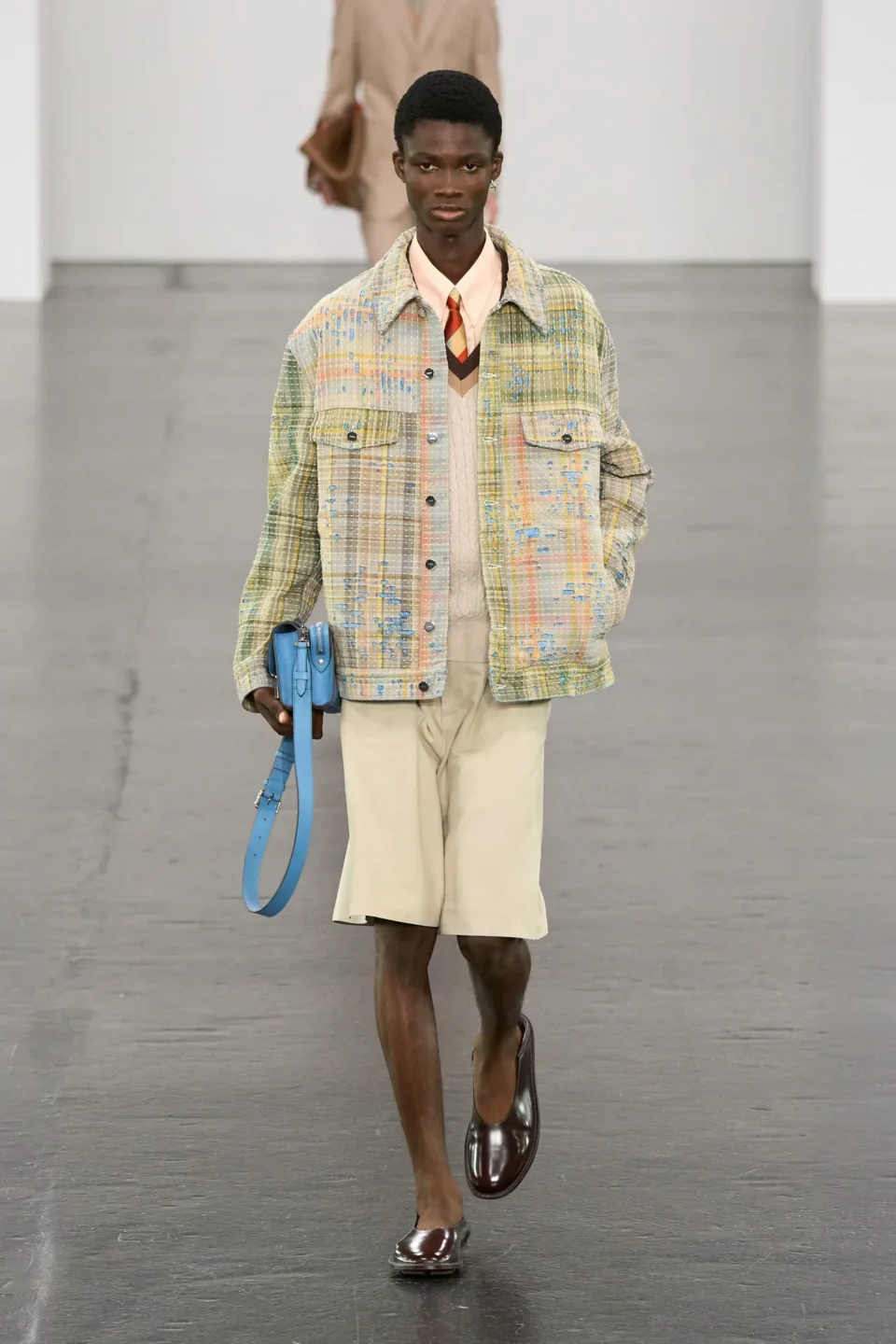00010-fendi-spring-2025-menswear-credit-gorunway