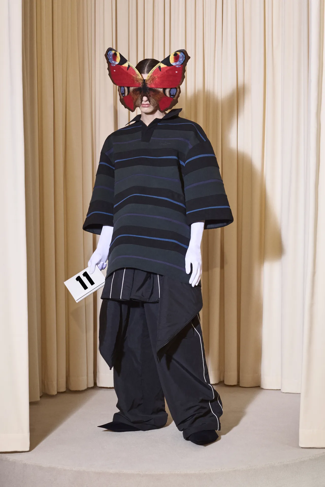 00011-balenciaga-fall-24-couture-credit-brand