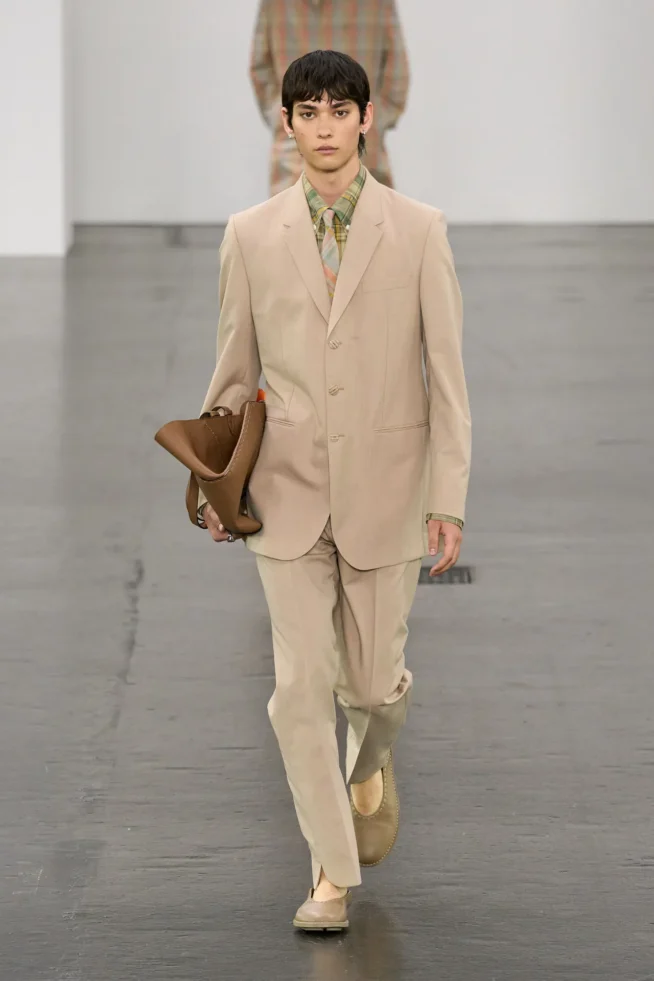 00011-fendi-spring-2025-menswear-credit-gorunway