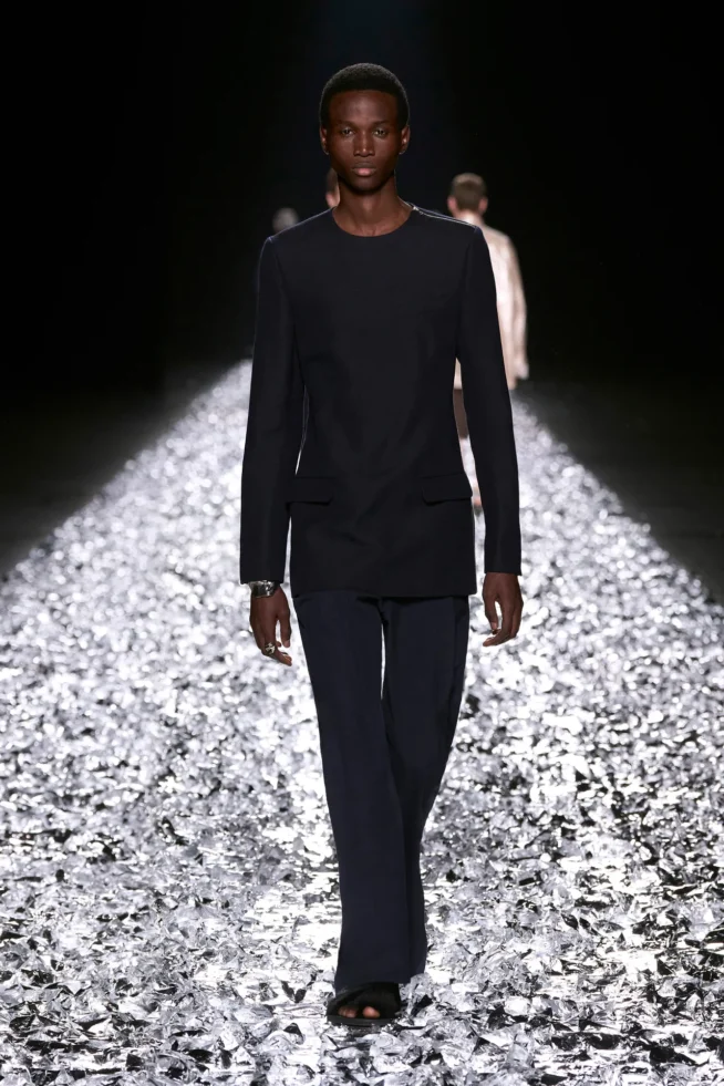 00012-dries-van-noten-spring-2025-menswear-credit-gorunway