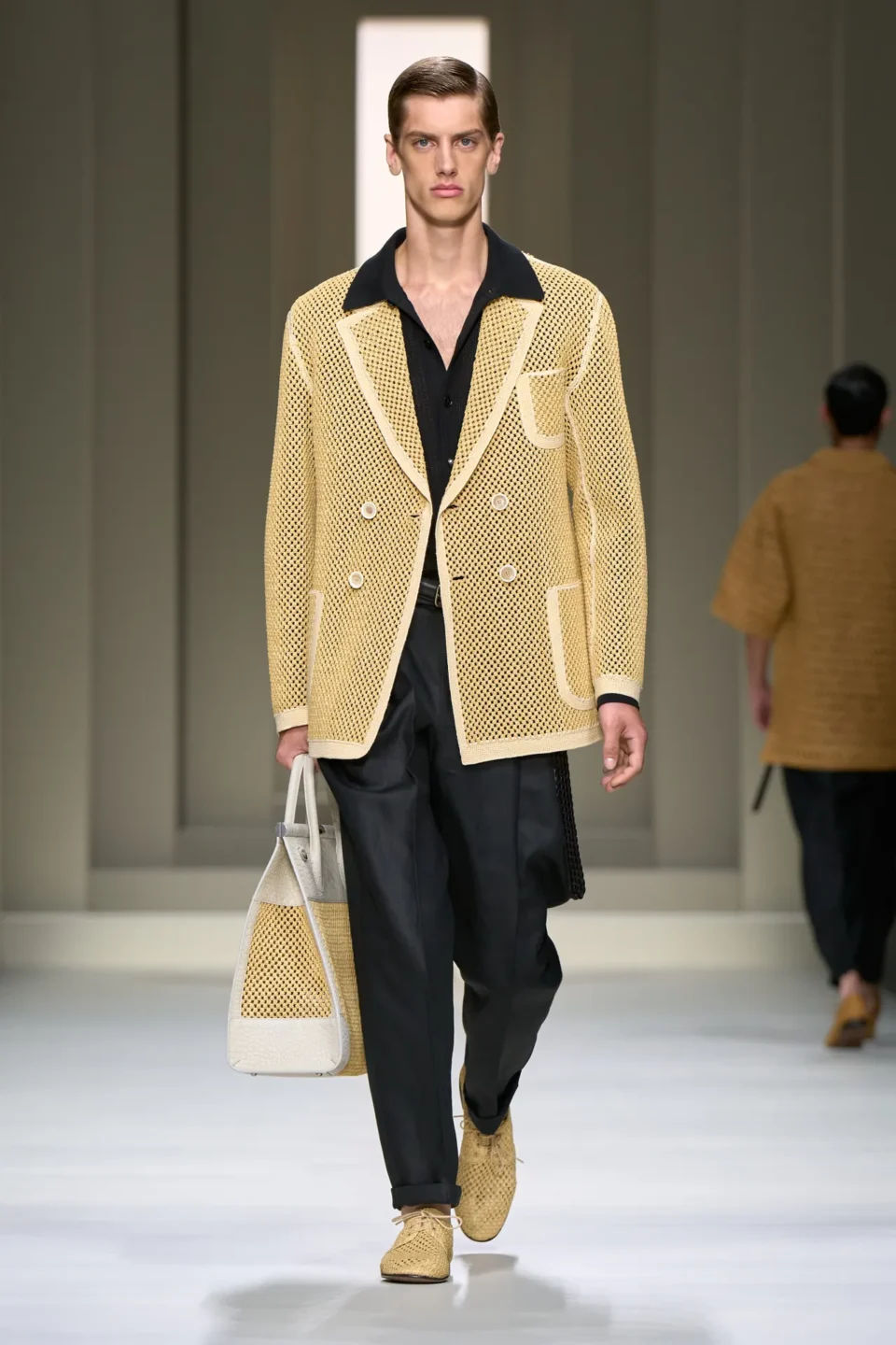 00013-dolce-and-gabbana-spring-2025-menswear-credit-gorunway