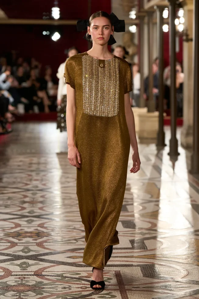 00014-chanel-fall-2024-couture-credit-gorunway