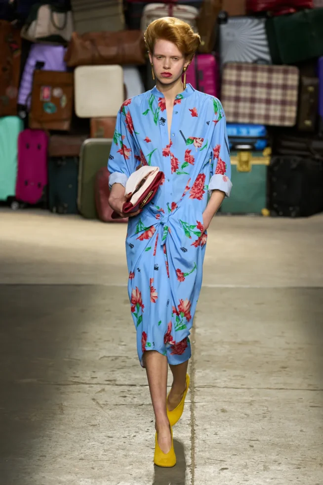 00014-moschino-spring-25-mens-credit-gorunway