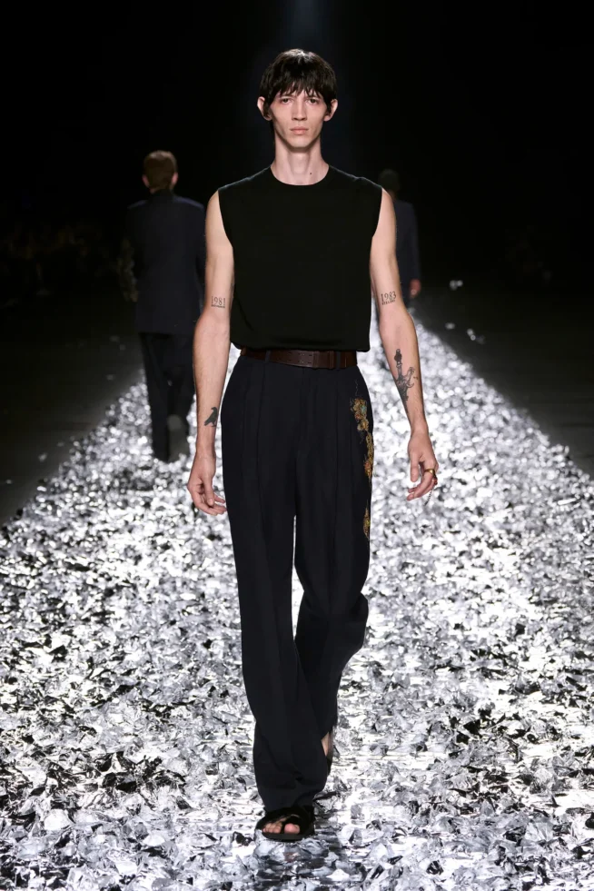00015-dries-van-noten-spring-2025-menswear-credit-gorunway