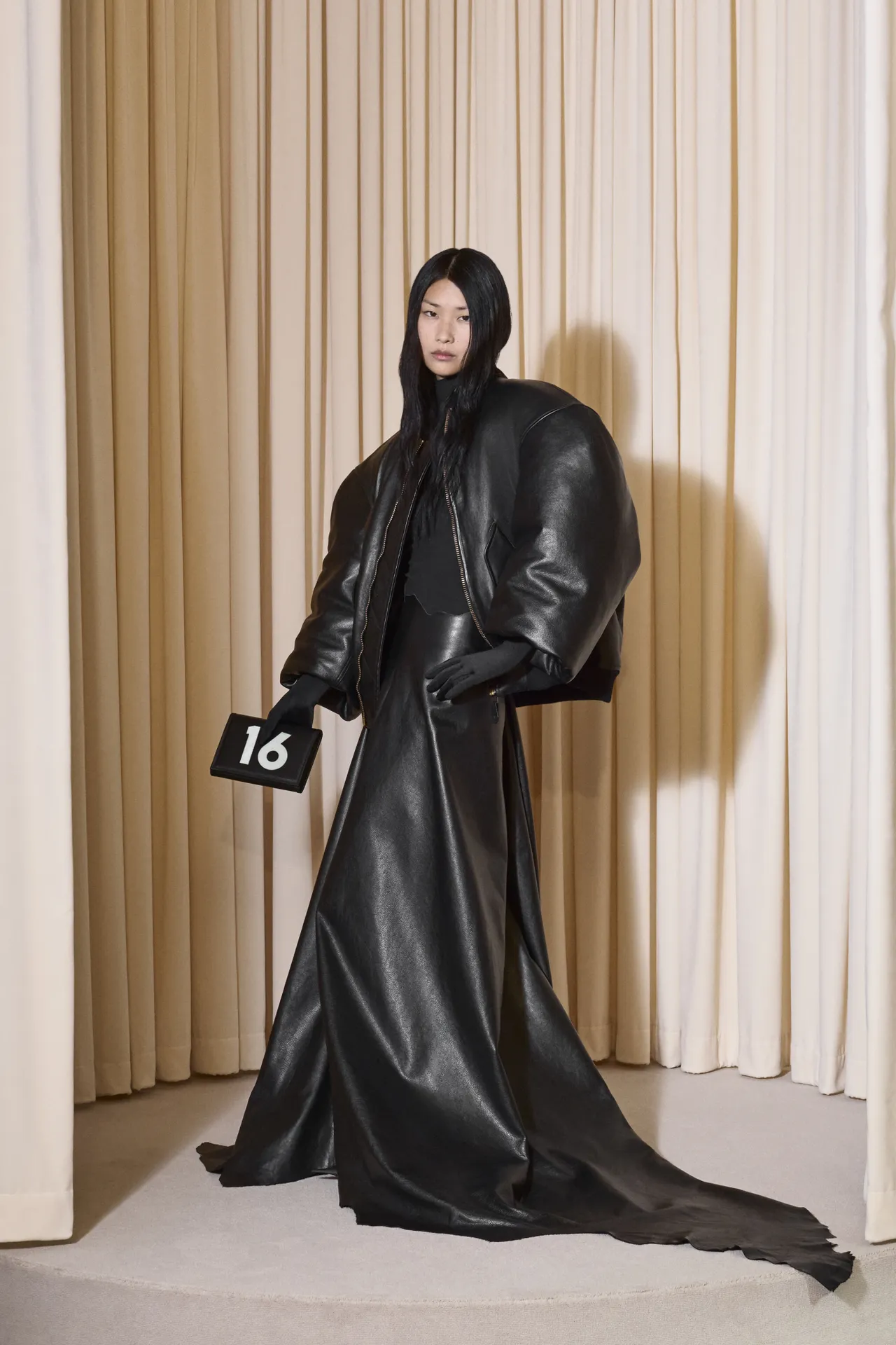 00016-balenciaga-fall-24-couture-credit-brand