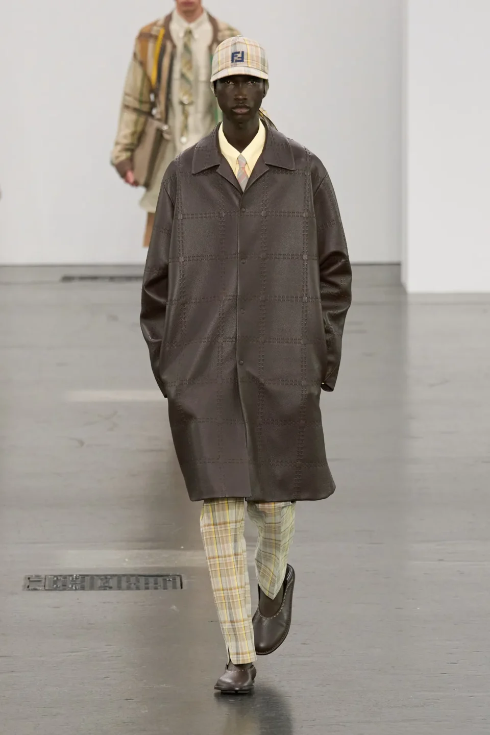 00017-fendi-spring-2025-menswear-credit-gorunway