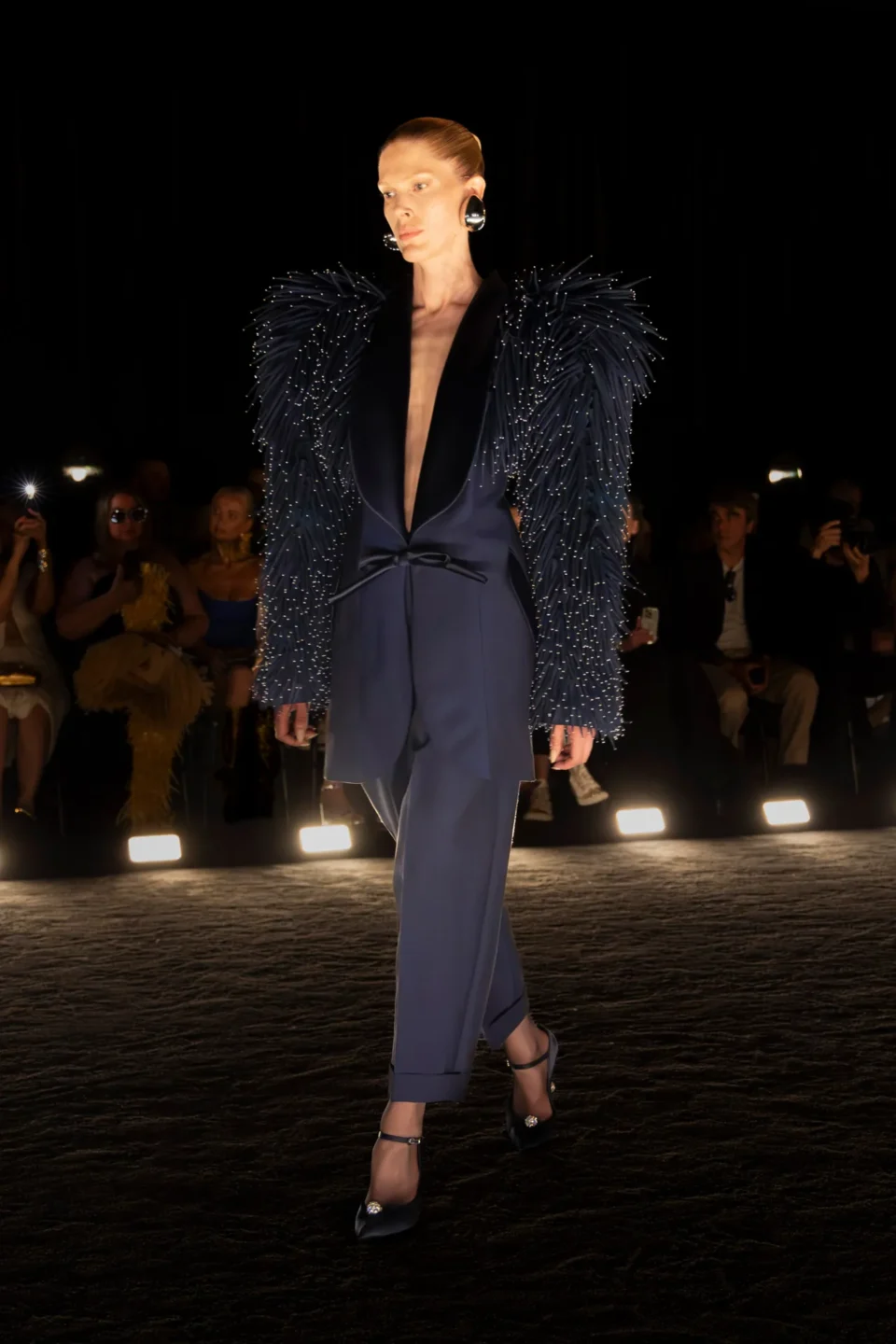 00017-schiaparelli-fall-2024-couture-credit-brand
