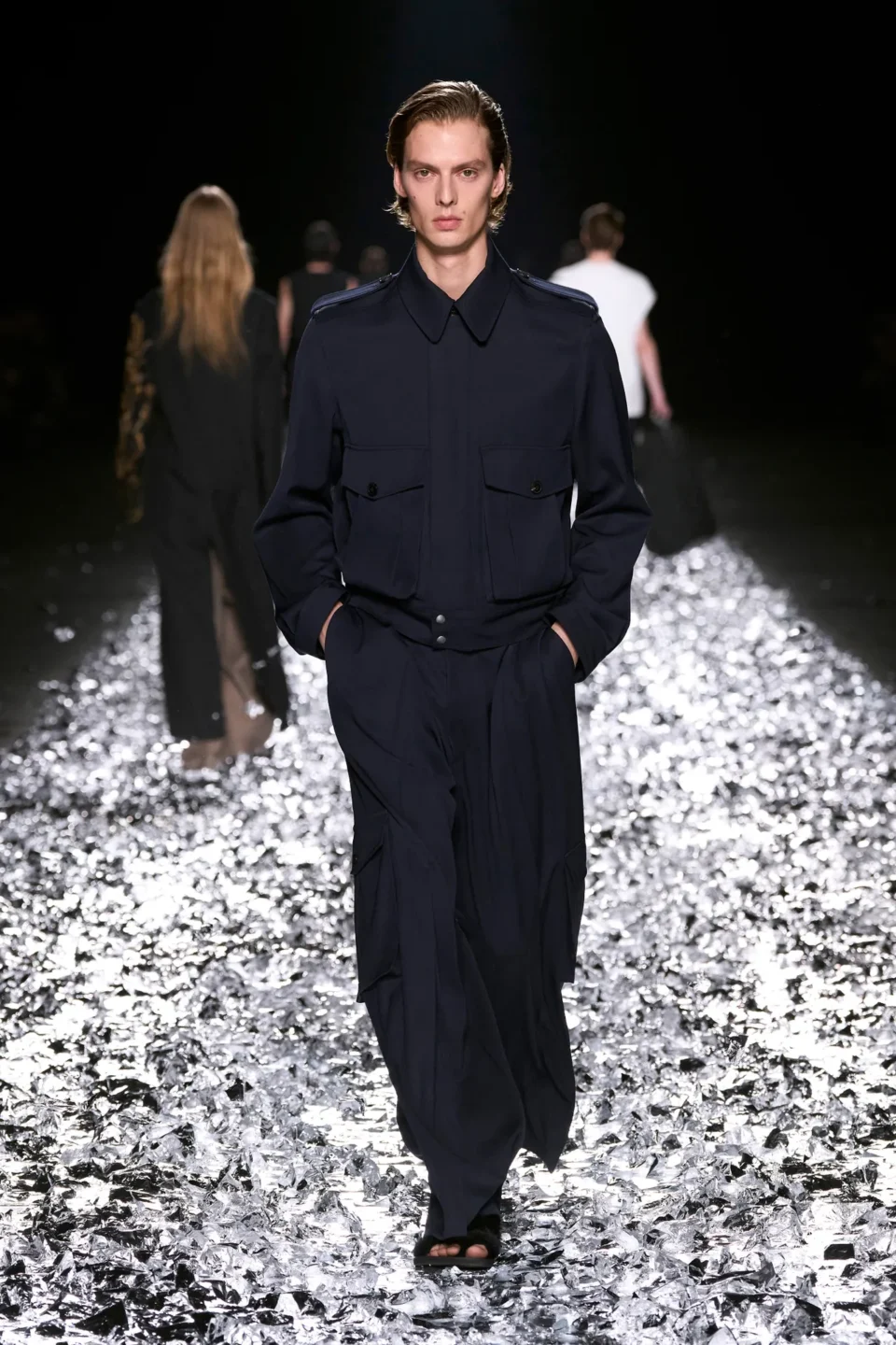 00018-dries-van-noten-spring-2025-menswear-credit-gorunway