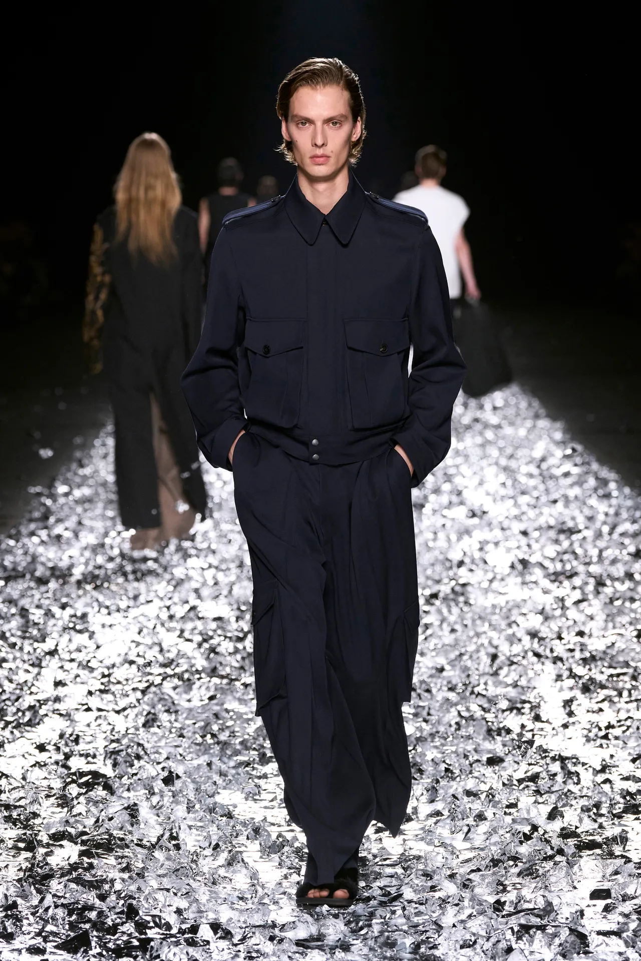 00018-dries-van-noten-spring-2025-menswear-credit-gorunway